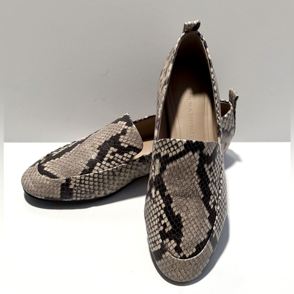 Banana Republic Soft Loafer NATURAL SNAKESKIN Slip On Flats sz 6